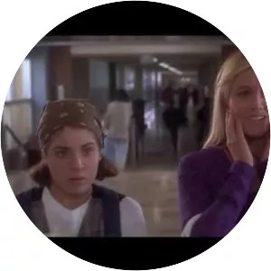 The Brady Bunch Movie - 1995 ‧ Comedy/Parody ‧ 1h 30m