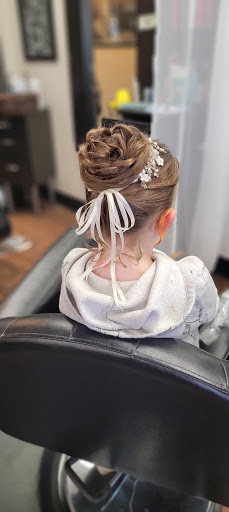 The Cutting Room Salon and Barber - Hair salon in Lake Ronkonkoma, New York