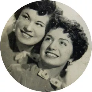 The De John Sisters