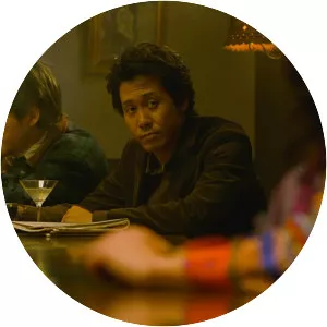 The Detective Is in the Bar 3