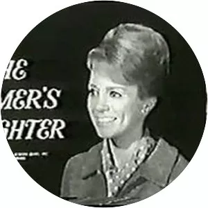 The Farmer's Daughter - 1963 ‧ Sitcom ‧ 3 seasons