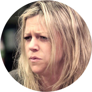 The Gang Broke Dee - It's Always Sunny in Philadelphia: Season 9, Episode 1