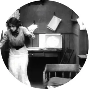 The Girl and Her Trust - 1912 ‧ Short ‧ 17 mins