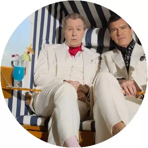 The Laundromat - 2019 ‧ Drama/Comedy-drama ‧ 1h 36m