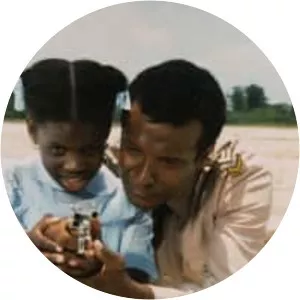 The Man by the Shore (L'homme sur les quais)