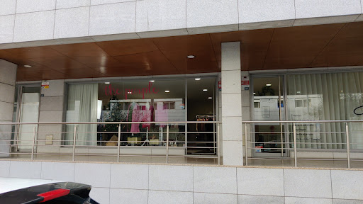 The Purple - Women's clothing store in Arcozelo, Portugal