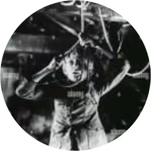 The Red Head - 1932 ‧ Drama ‧ 1h 31m