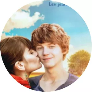 The Scent of Oranges - 2019 ‧ Drama/Romance ‧ 1h 30m