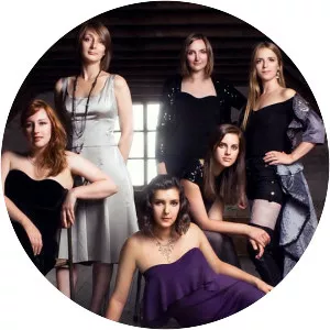 The Shee - Musical group