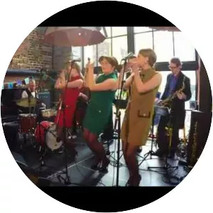 The Swingin' Sisters