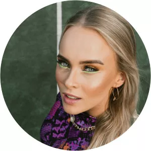 Thea Leora - Musical artist