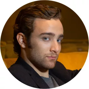 Theo Hoffman - Singer