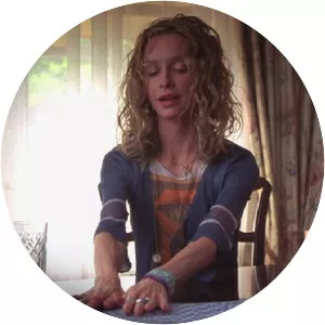 Things You Can Tell Just by Looking at Her