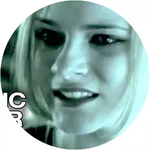 Thirteen - 2003 ‧ Drama ‧ 1h 40m