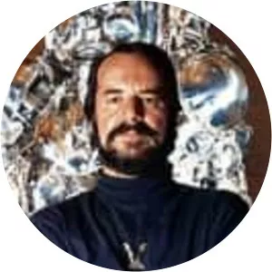 Thomaz Green Morton - Brazilian illusionist