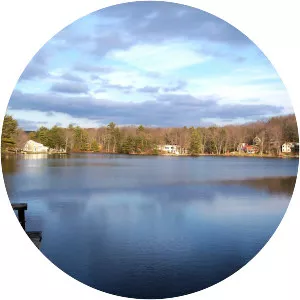 Thompson Pond - Fresh water pond in Massachusetts