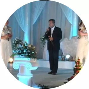 Thông Vi Vu - Musical artist