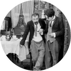 Those Love Pangs - 1914 ‧ Black and white/Indie film ‧ 16 mins