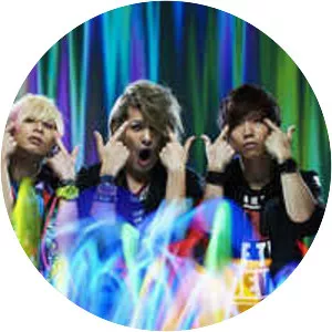 THREE LIGHTS DOWN KINGS - Musical group