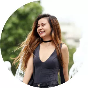 Tia Hai Chau - Vietnamese singer