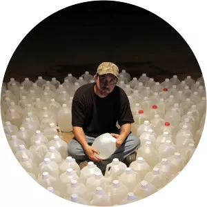 Tickle  - 2013 ‧ Reality ‧ 1 season