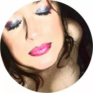 Tiff Lacey - English vocalizer