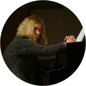 Tine Schneider - German pianist