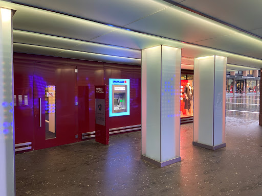 Tiroler Sparkasse, Geldautomat Sparkassendurchgang