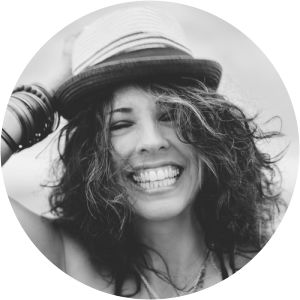 Tita Hutchison - Musical artist