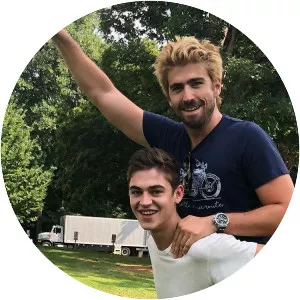 Titan Nathaniel Fiennes-Tiffin - Hero Fiennes Tiffin's brother