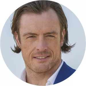 Toby Stephens photograph