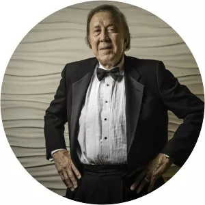 Tom Flores - American football player