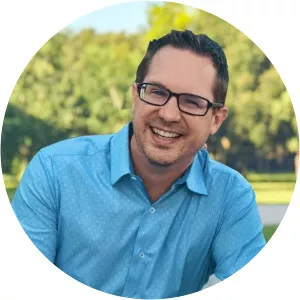 Tom Goodlet - Author