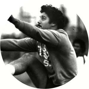 Tom Tuinei - American football player ‧ Mark Tuinei's brother