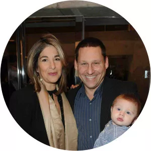 Toma Lewis photograph