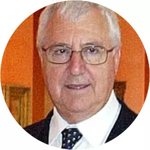 Tomás Llorens Serra