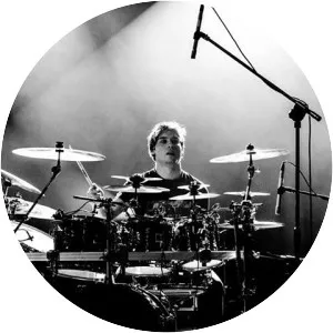 artur pochwała tomasz nachyła - Musical artist