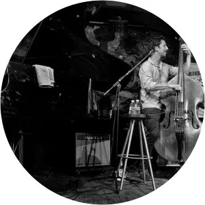 Tomate Trío y Cebolla - Musical artist