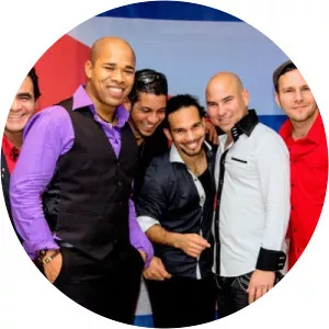 Tomi y su Timbalight