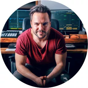 Toni Hauschild - Musical artist