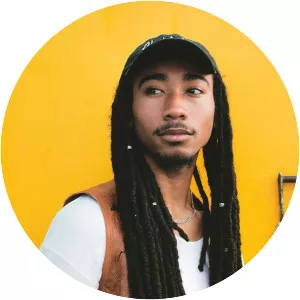 Topaz Jones - Singer