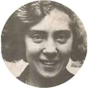 Tosia Altman - Courier