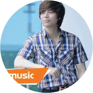 Trần Nhật Quang - Singer