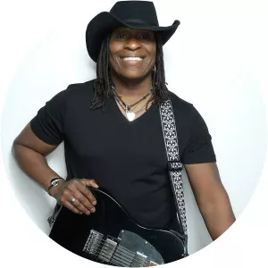 Tracey Blake - Journalist