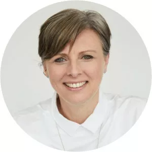 Tracey Follows - Author