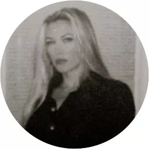 Tracy Yarro - Hairdresser ‧ Jason Scheff's wife