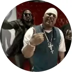 Tres Dueños - Musical group