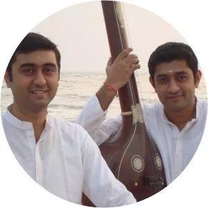 Trichur Brothers - Musical group