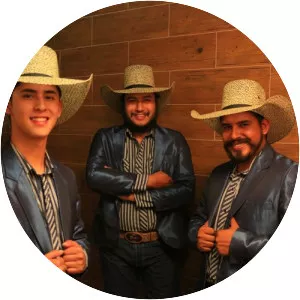 Trío Cantores Del Alba - Musical artist