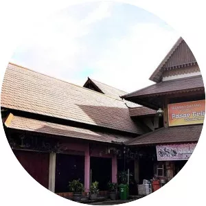 Triwindu Antique Market